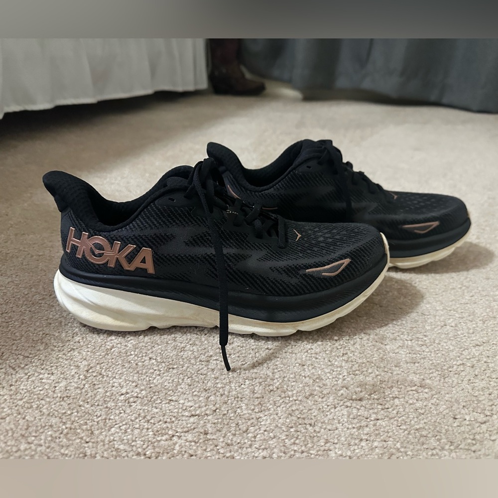 Hoka Clifton 9